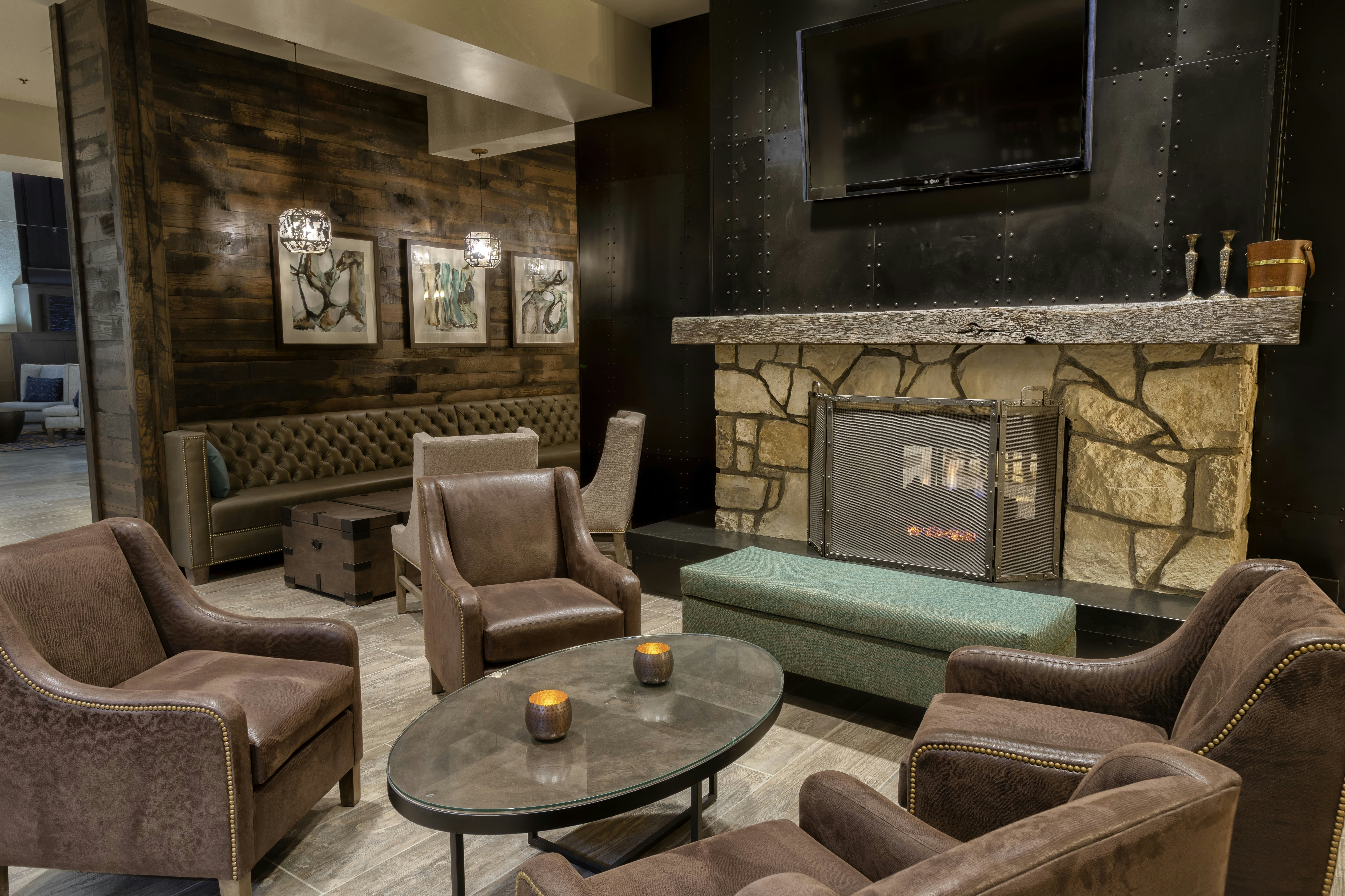 Embassy Suites by Hilton Tulsa I-44 15/46