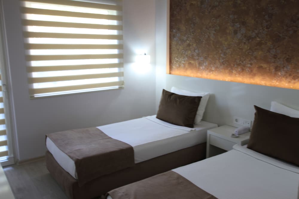 Myra Hotel 8/22