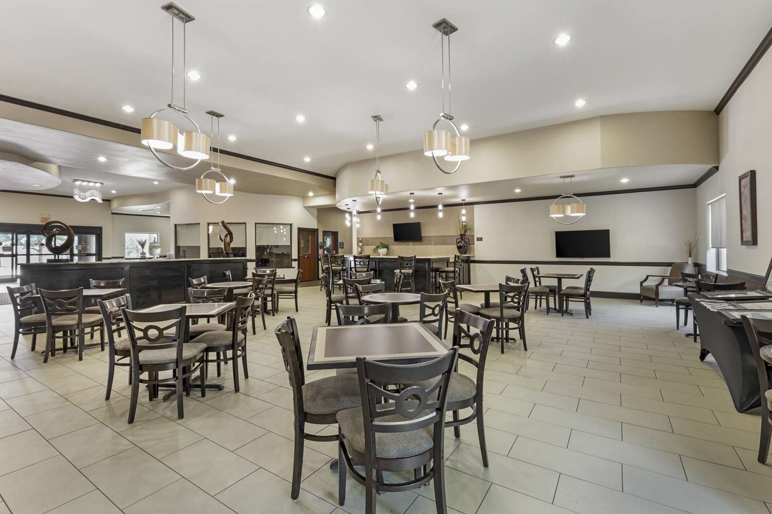 Best Western Plus Texoma Hotel and Suites 33/44