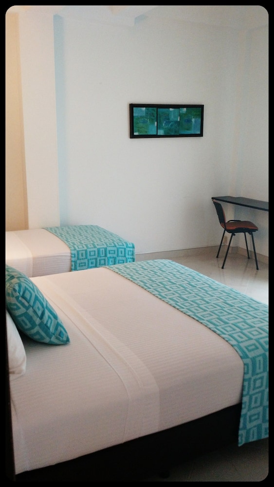 Hotel Manantial 36/68