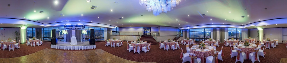 Delta Hotels by Marriott San Jose Aurola 46/50