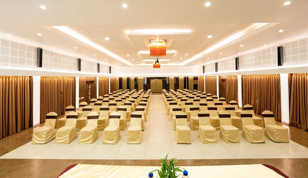 TGI STAR Holidays Yercaud 33/48