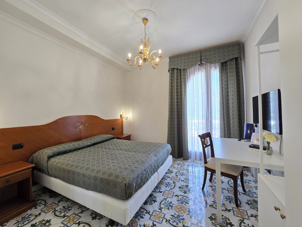 STANDARD, DOUBLE BED