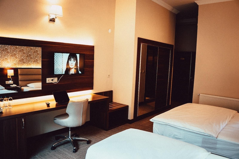 Grand Selale Hotel 11/50