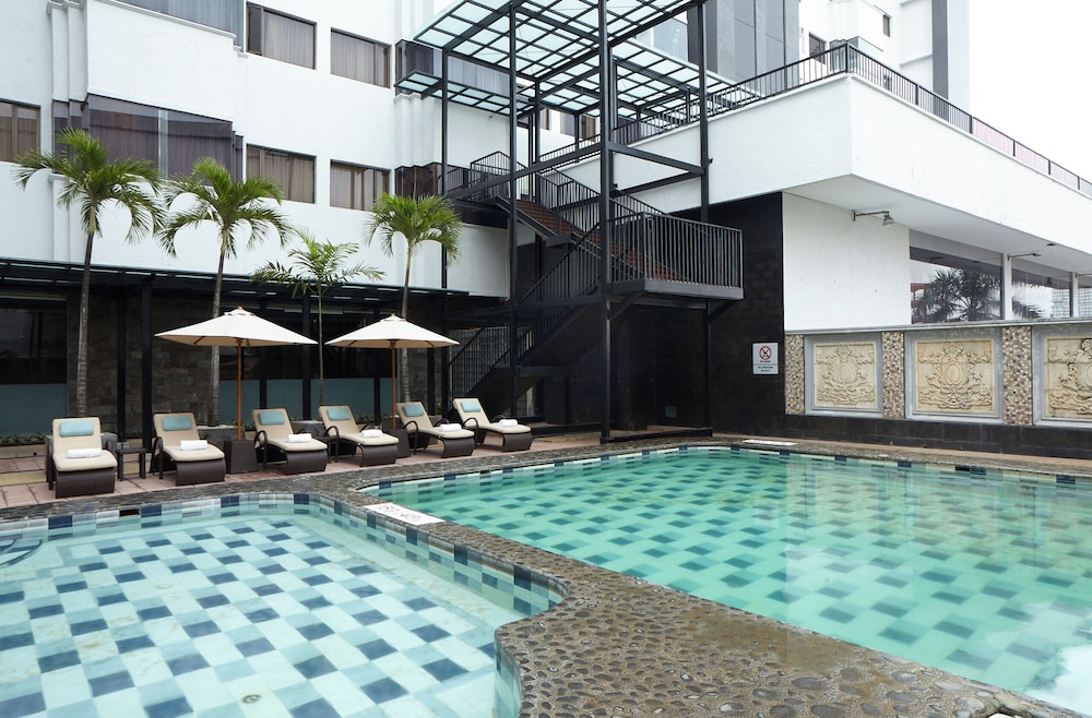 AIHO Hotel Medan 25/57