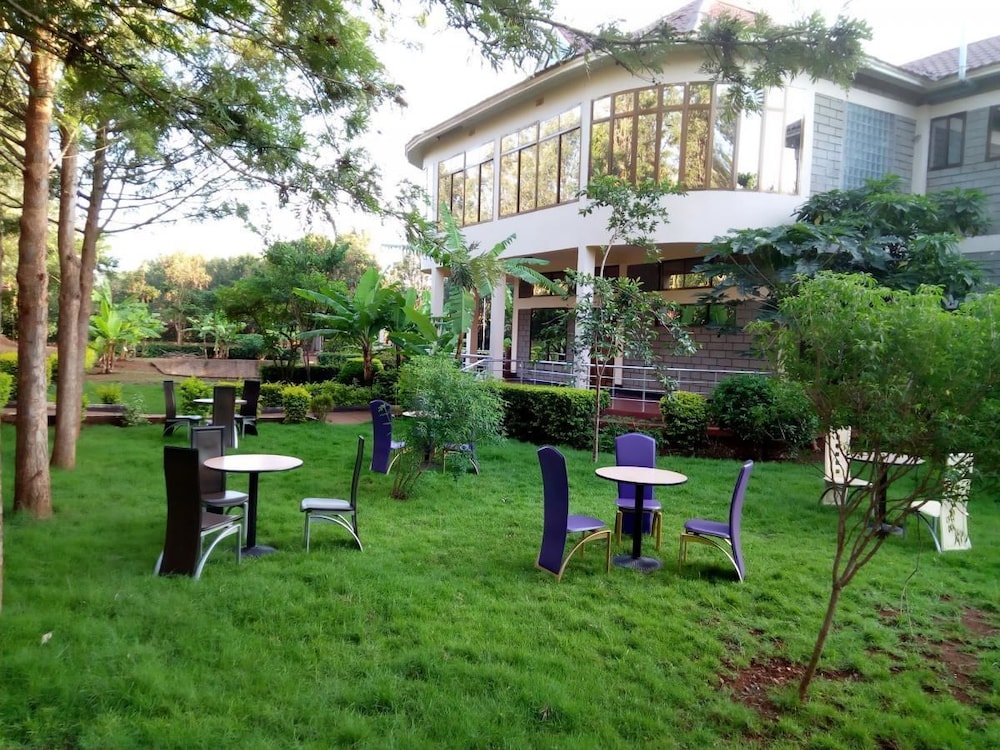 Green Hills Lodge 24/26