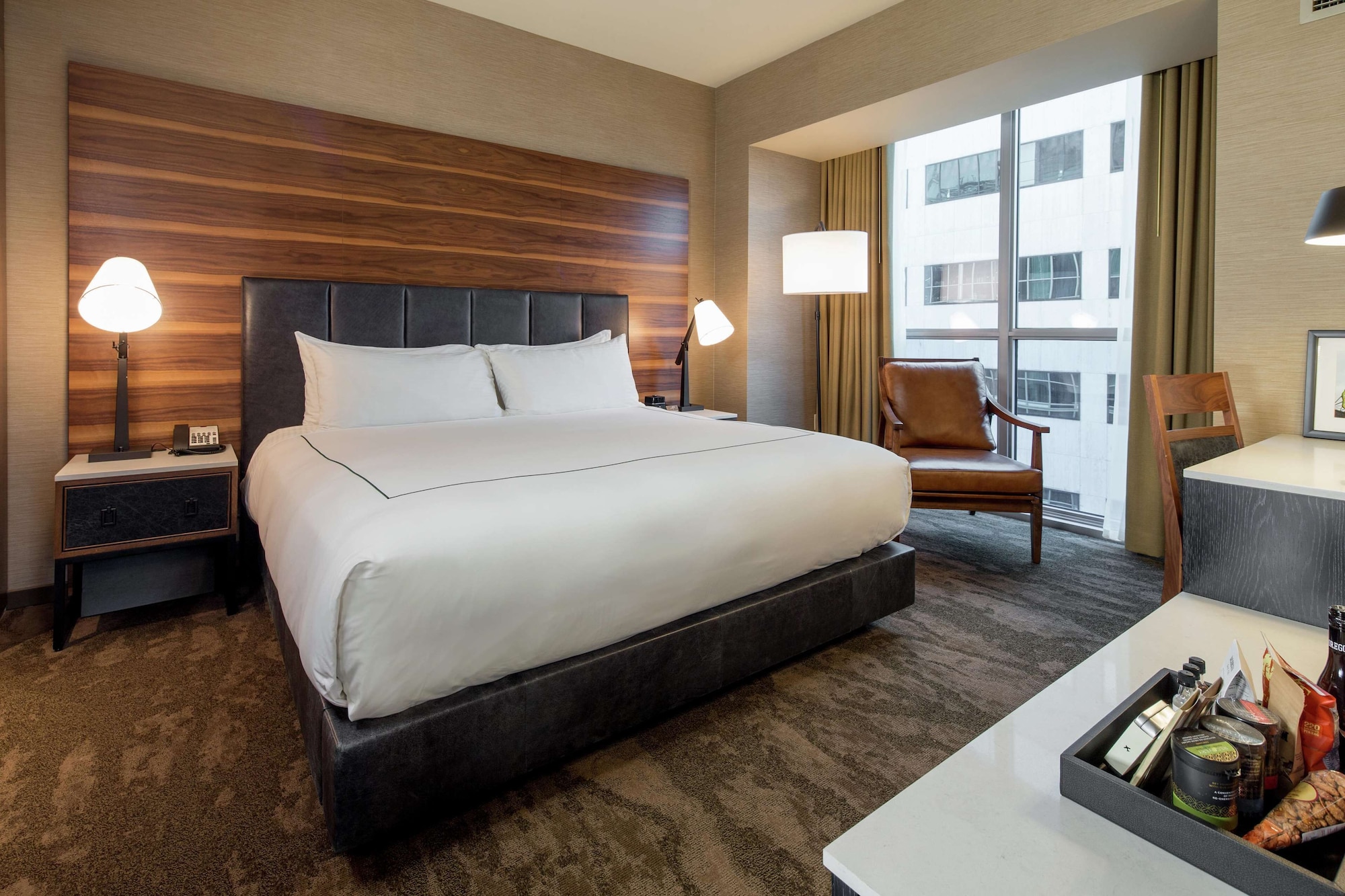 Deluxe, King Bed, Partial River View, River View