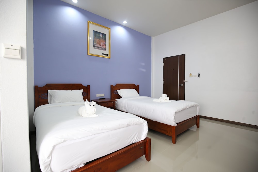 DELUXE, TWIN BEDS