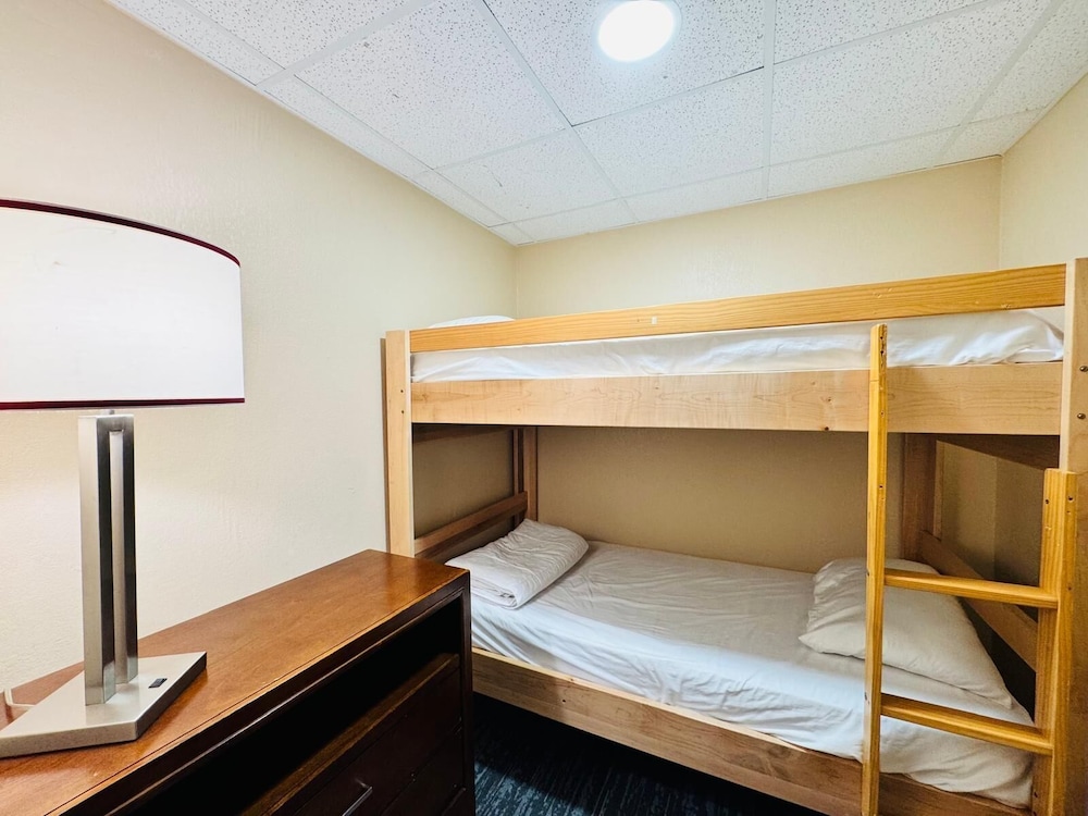 Hotel M Mount Pocono 36/61