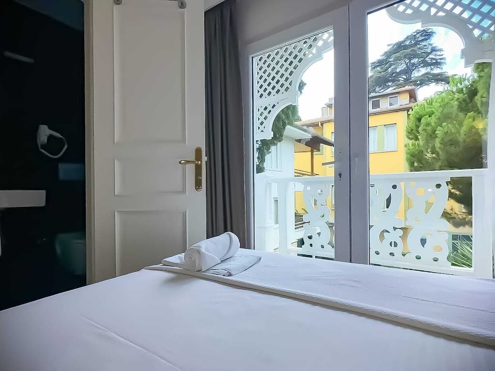 White Palace Otel 15/50