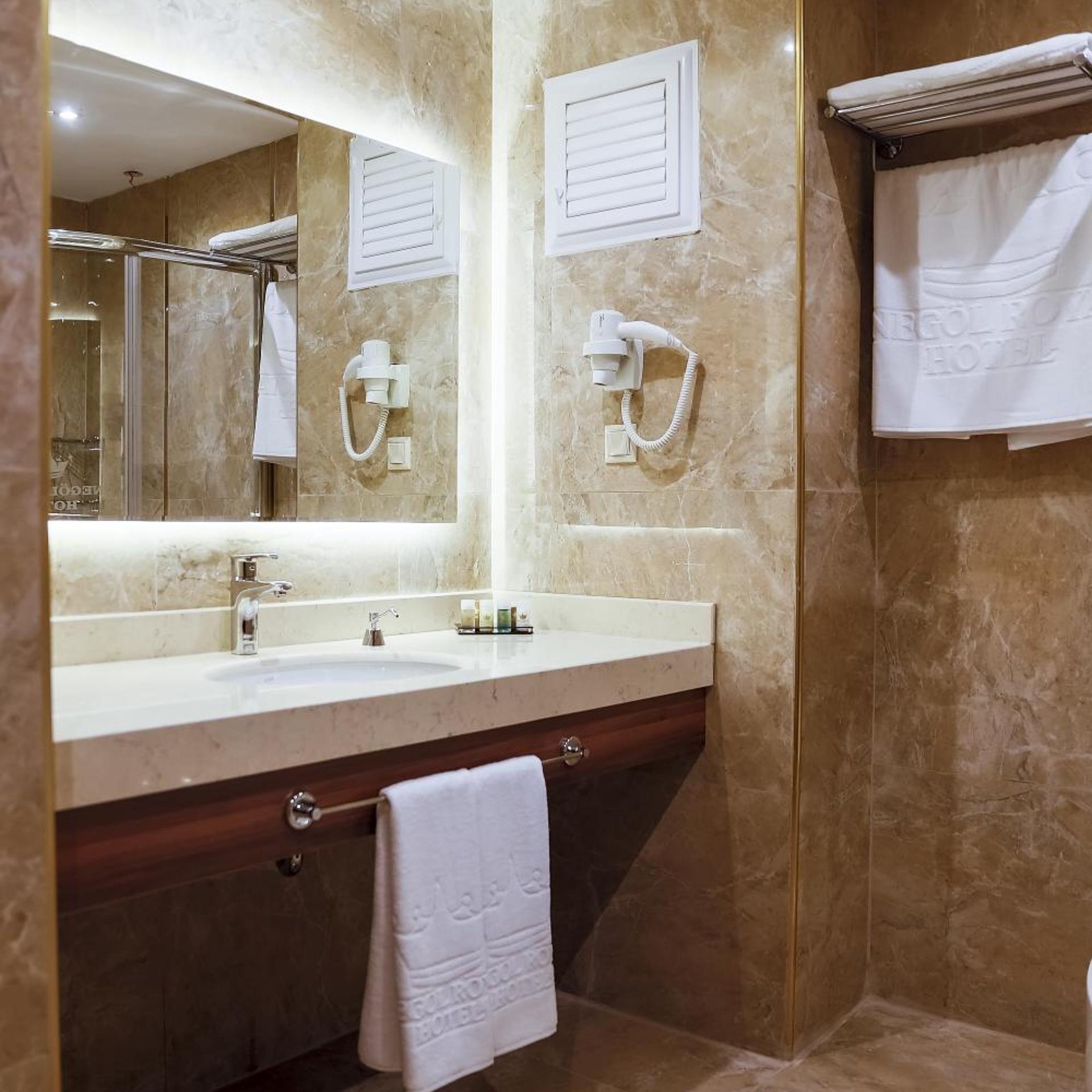 غرفة قياسية ثلاثية، Inegol Royal Hotel 10/10