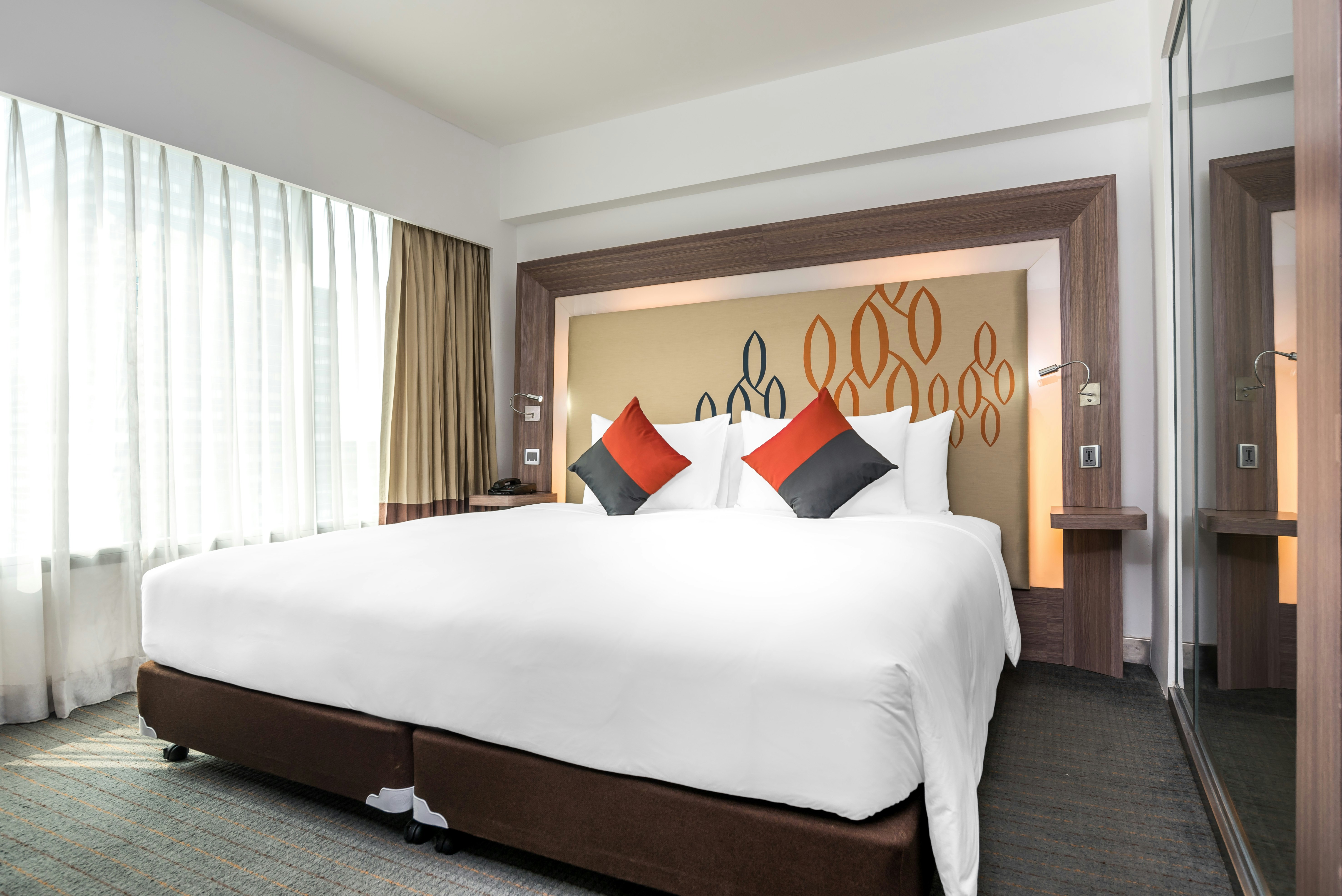 GUEST ROOM, KING BED, HIGH FLOOR