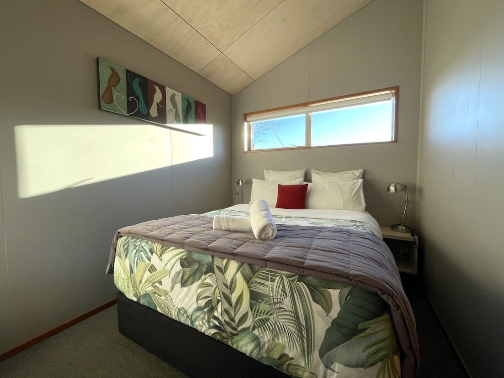 Select, 1 Queen and 2 Bunk Beds