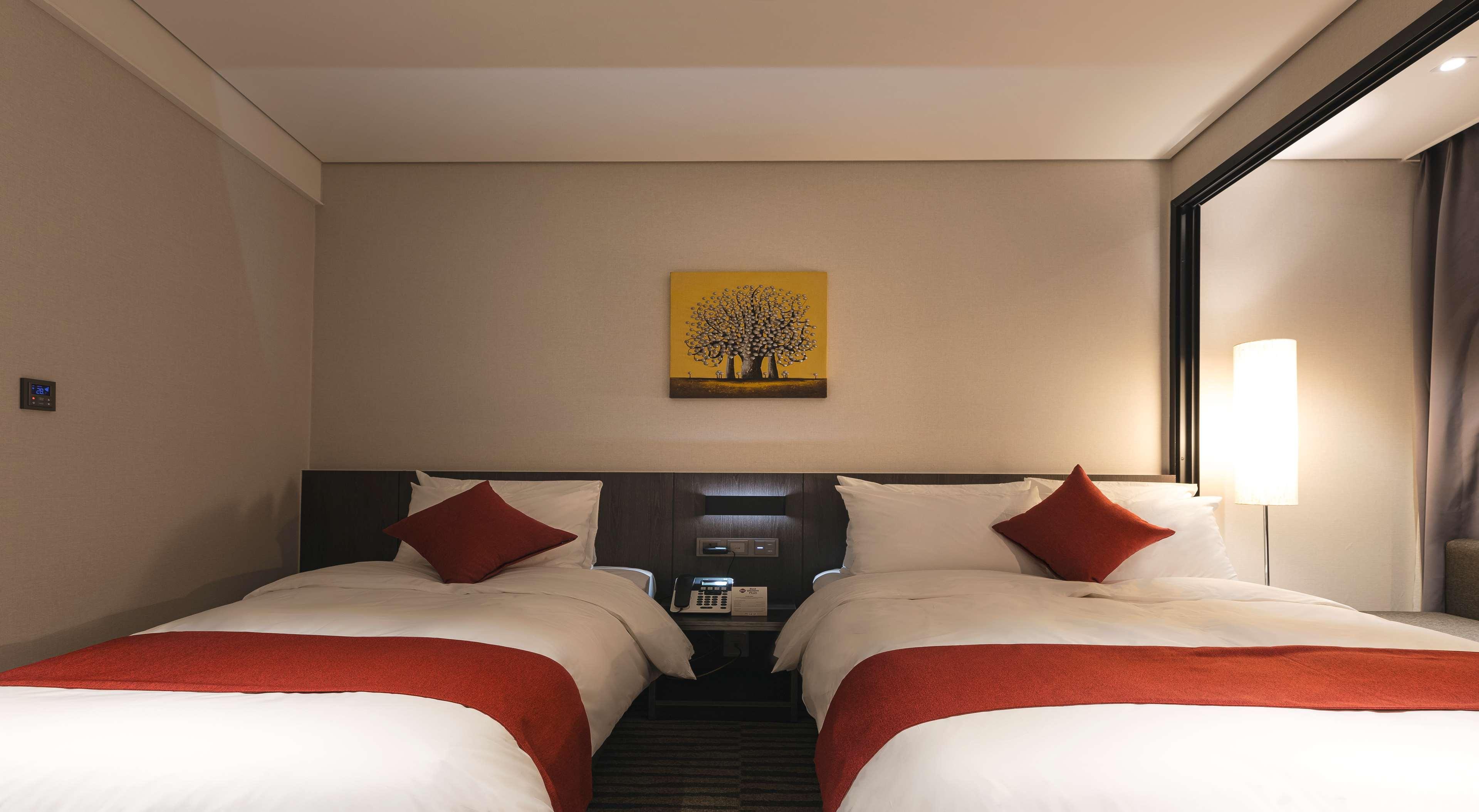 Connecting, Deluxe, Family, 2 Double and Twin Beds, 2 Bathrooms