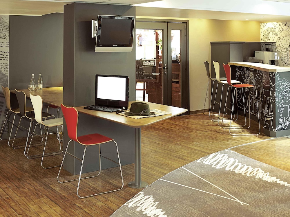 Ibis Saint Denis Stade Sud 66/68