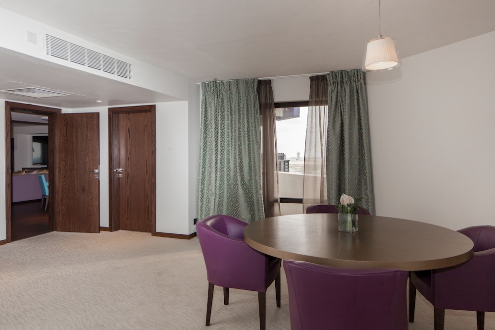 Eko Hotel And Suites 21/24