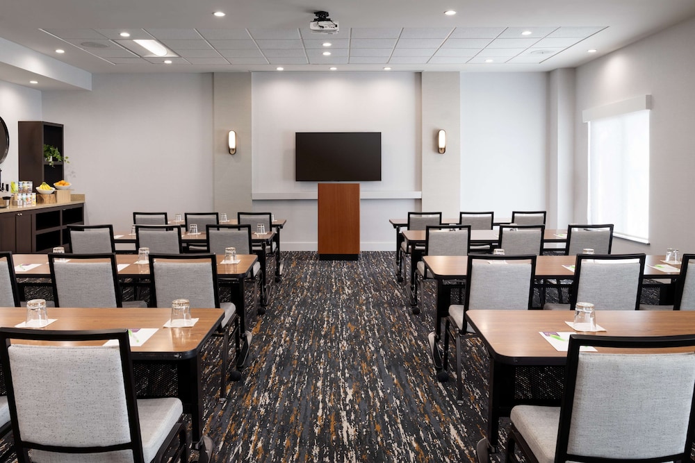 Hyatt Place At Anaheim Resort Convention Center 58/71