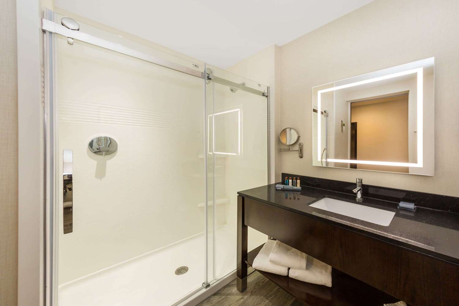 Wingate By Wyndham Miami Airport 36/37
