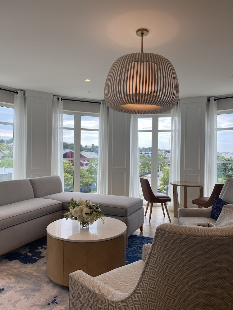 The Brenton Hotel 20/40