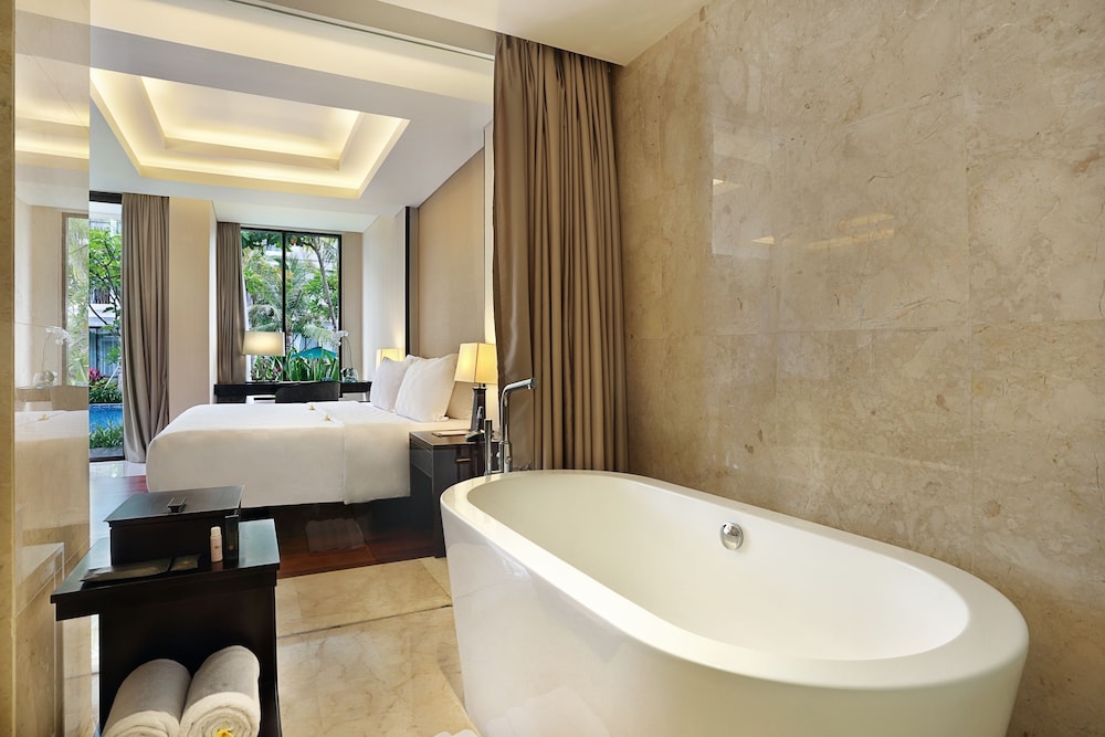 Bali Nusa Dua Hotel 60/63