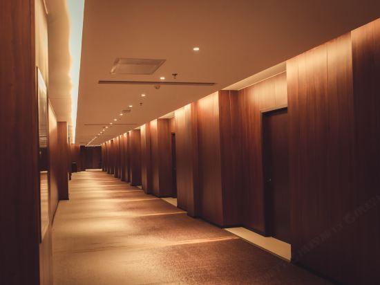 Ramada Encore by Wyndham Linqu Downtown 22/37