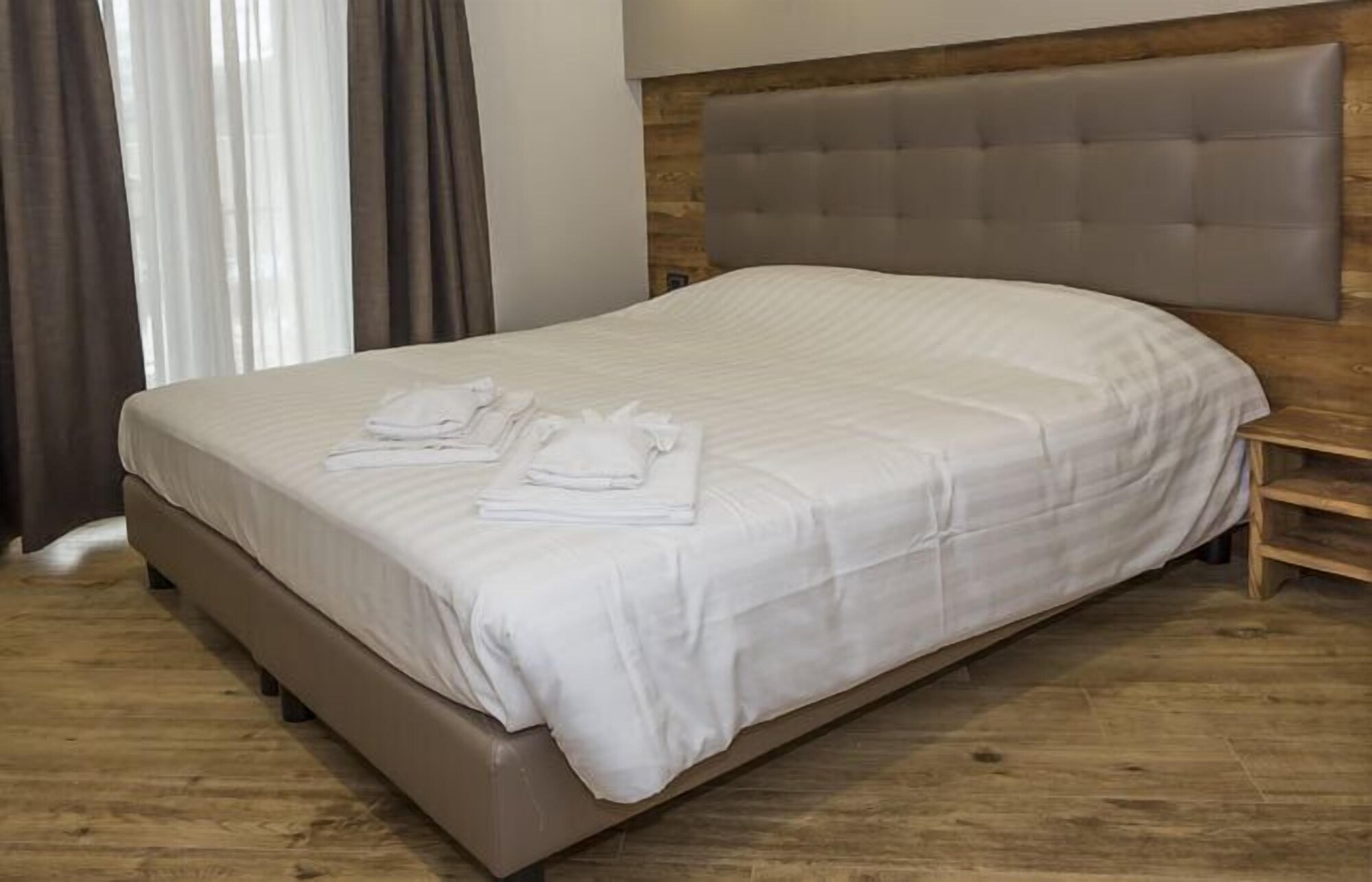 STANDARD, DOUBLE OR TWIN BED