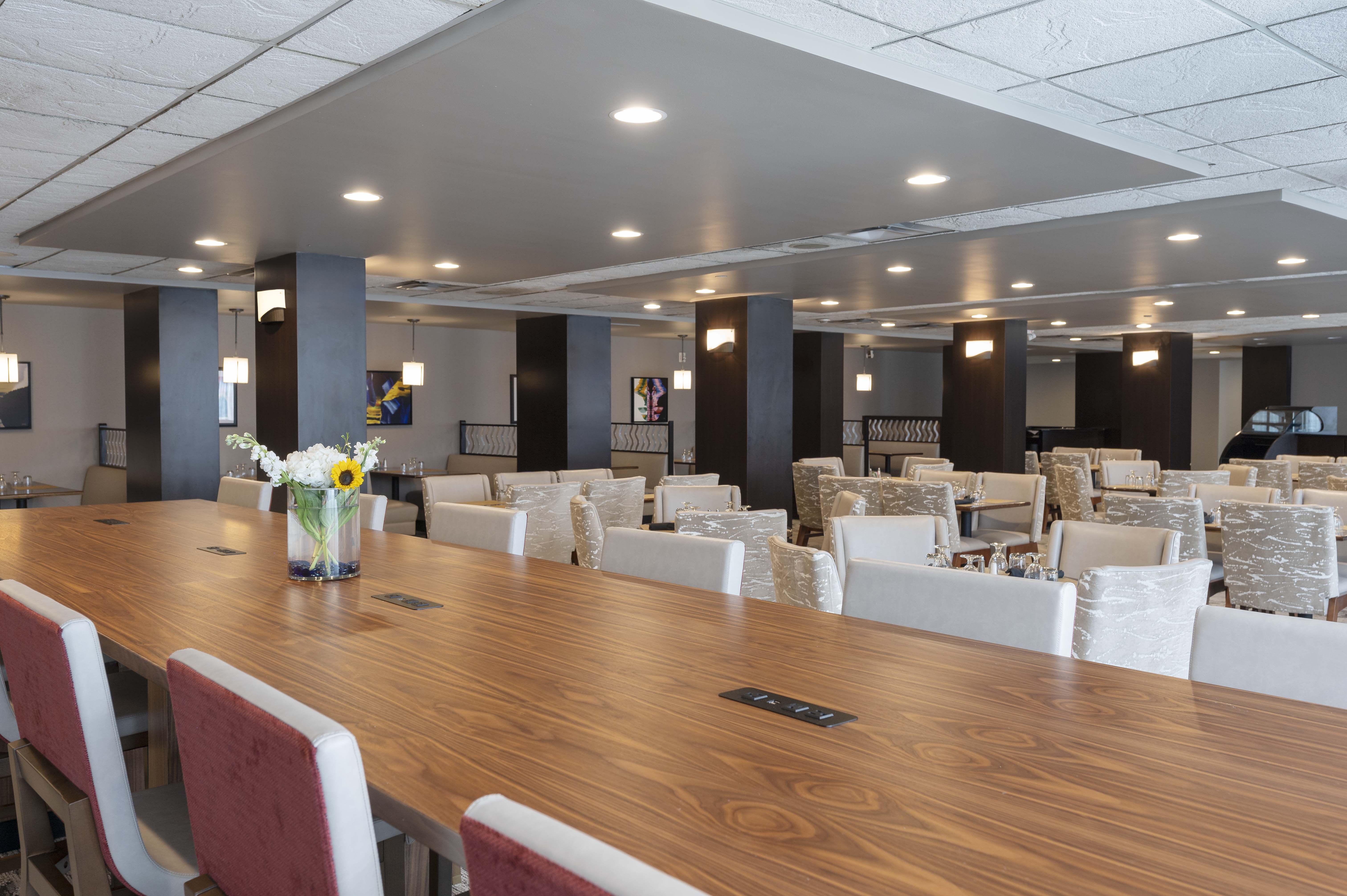 Crowne Plaza Indianapolis Airport 53/58