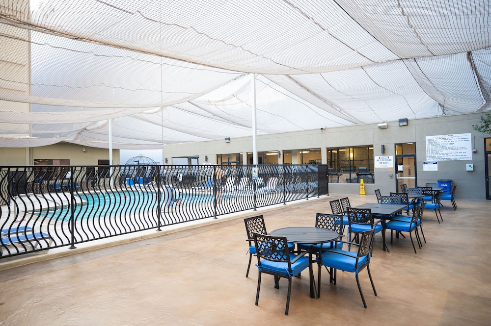 1Bd1Ba w BonusRM Stay Together Suites 60/62
