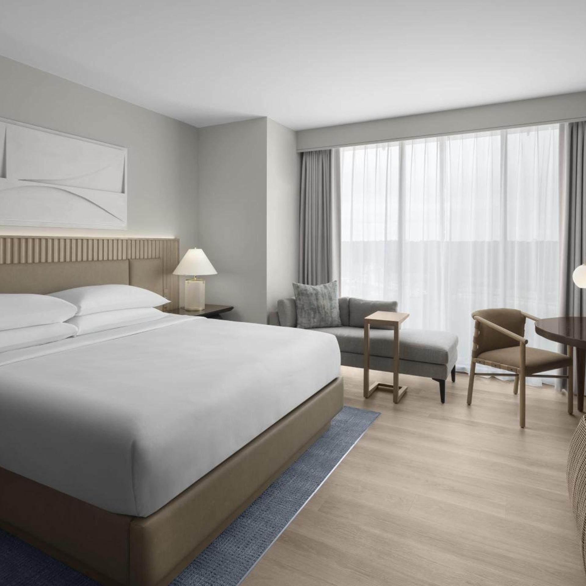Room, King Bed, Chaise Lounge