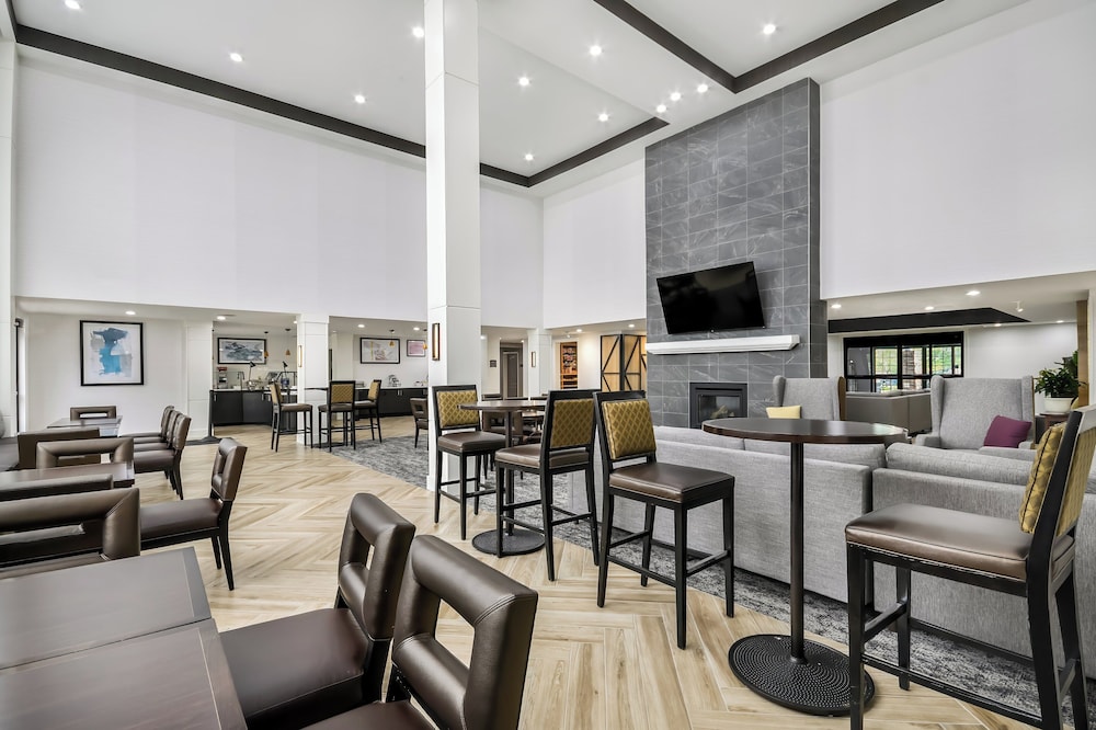 Staybridge Suites Toledo - Maumee 56/72