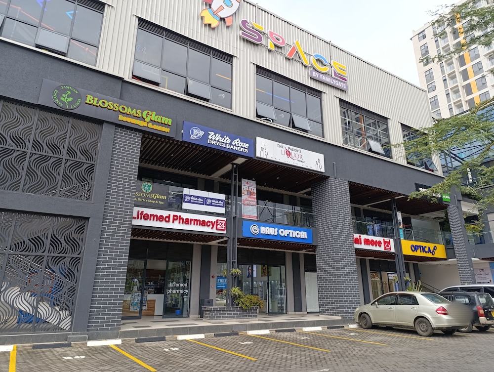 Myra Residences By Trianum 84/95