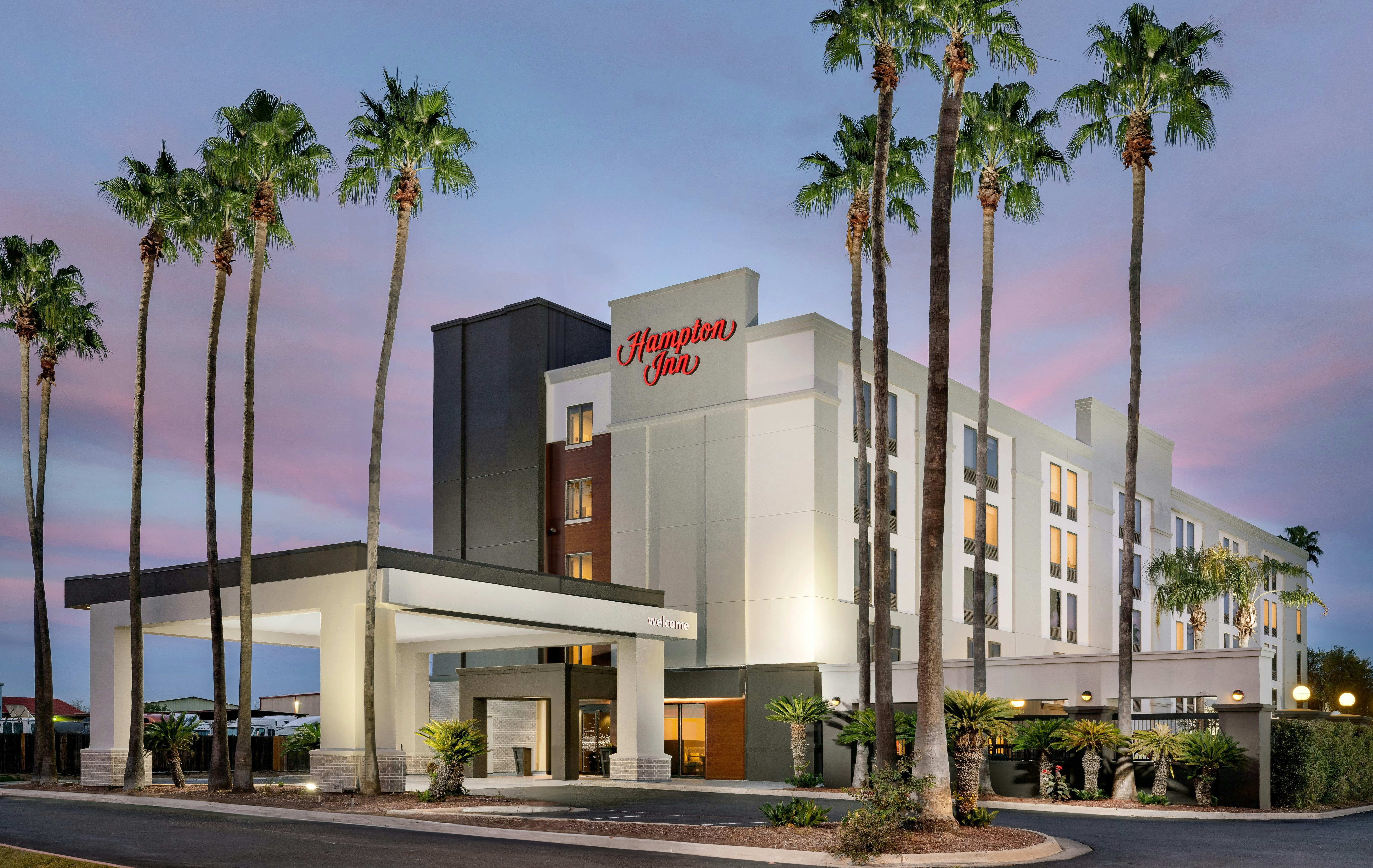 Hampton Inn Laredo 44/45