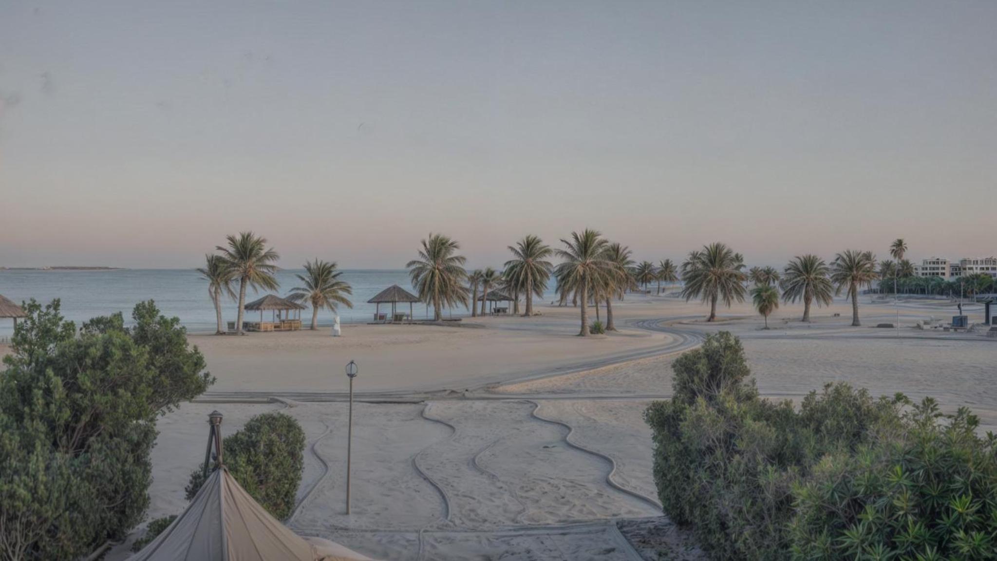منتجع شاطئ النخيل(Palm Beach Resort) 71/73