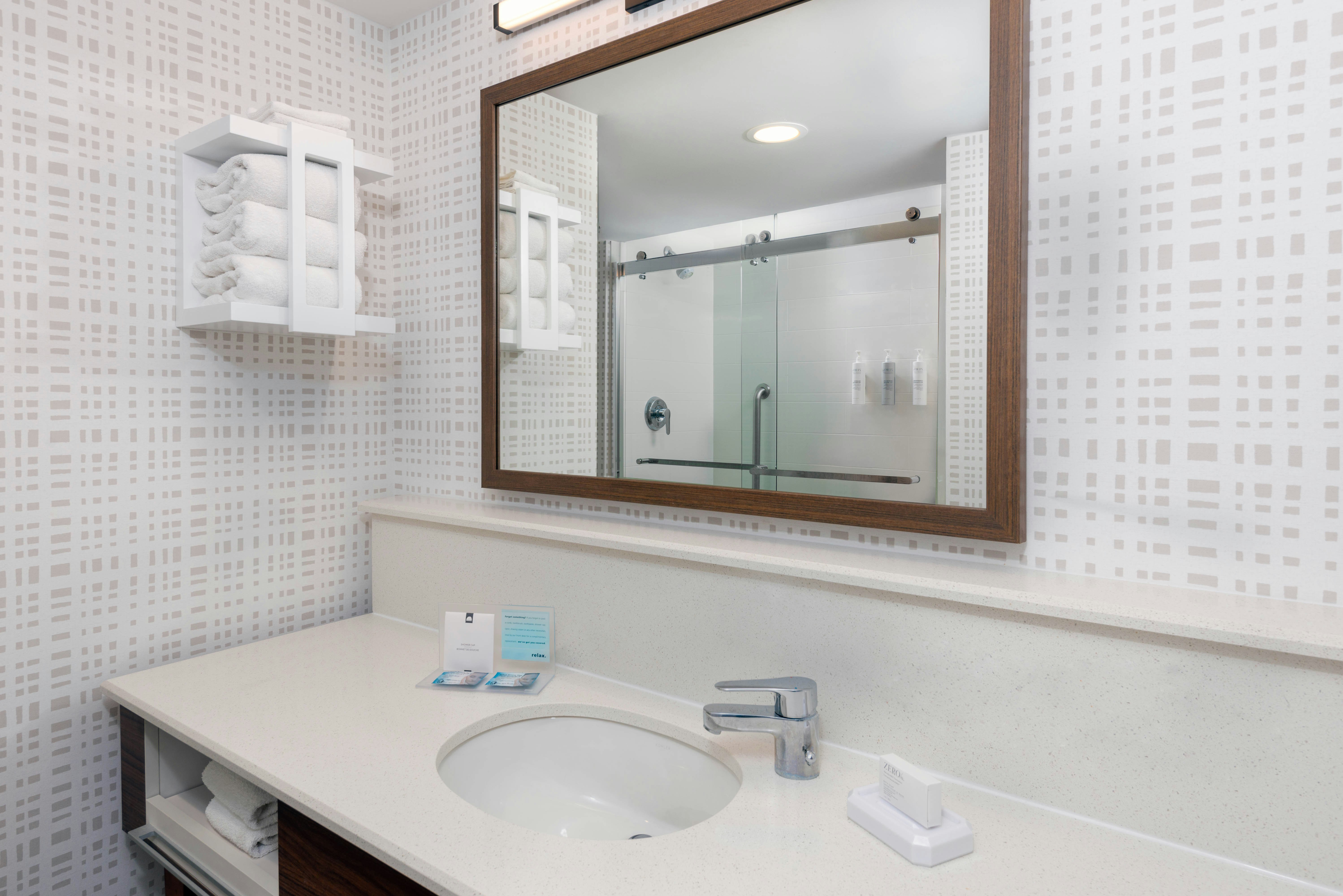غرفة بسرير كينج بإطلالة على الشاطئ، Hampton Inn and Suites by Hilton Clearwater Beach 3/3