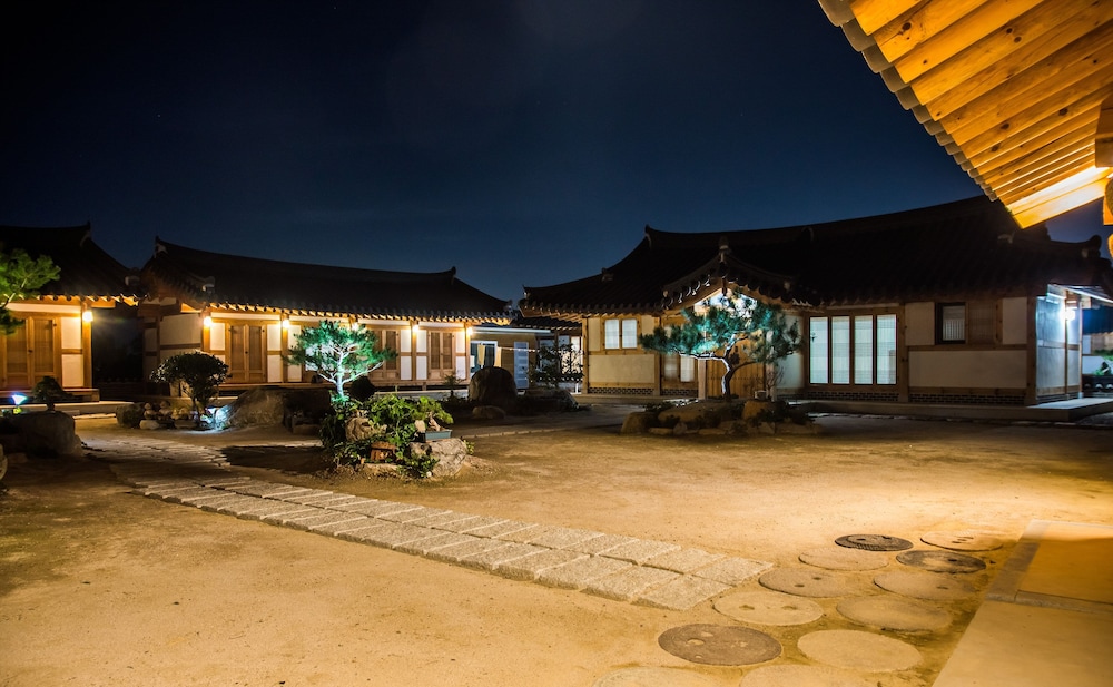 Hanok1st 33/48