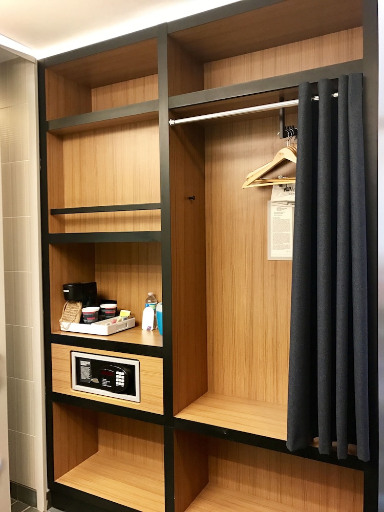 Aloft Plano 16/33
