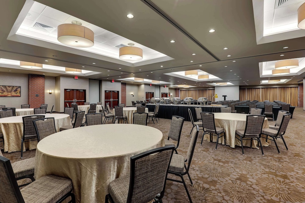 Drury Plaza Hotel New Orleans 33/50