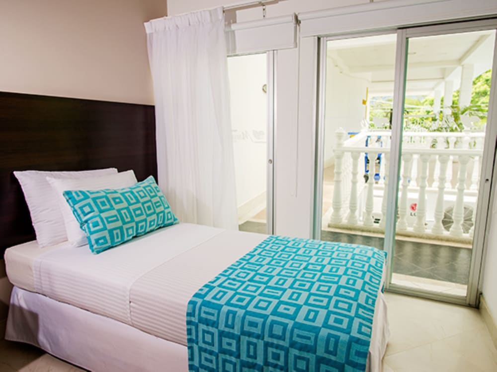 Hotel Manantial 19/68