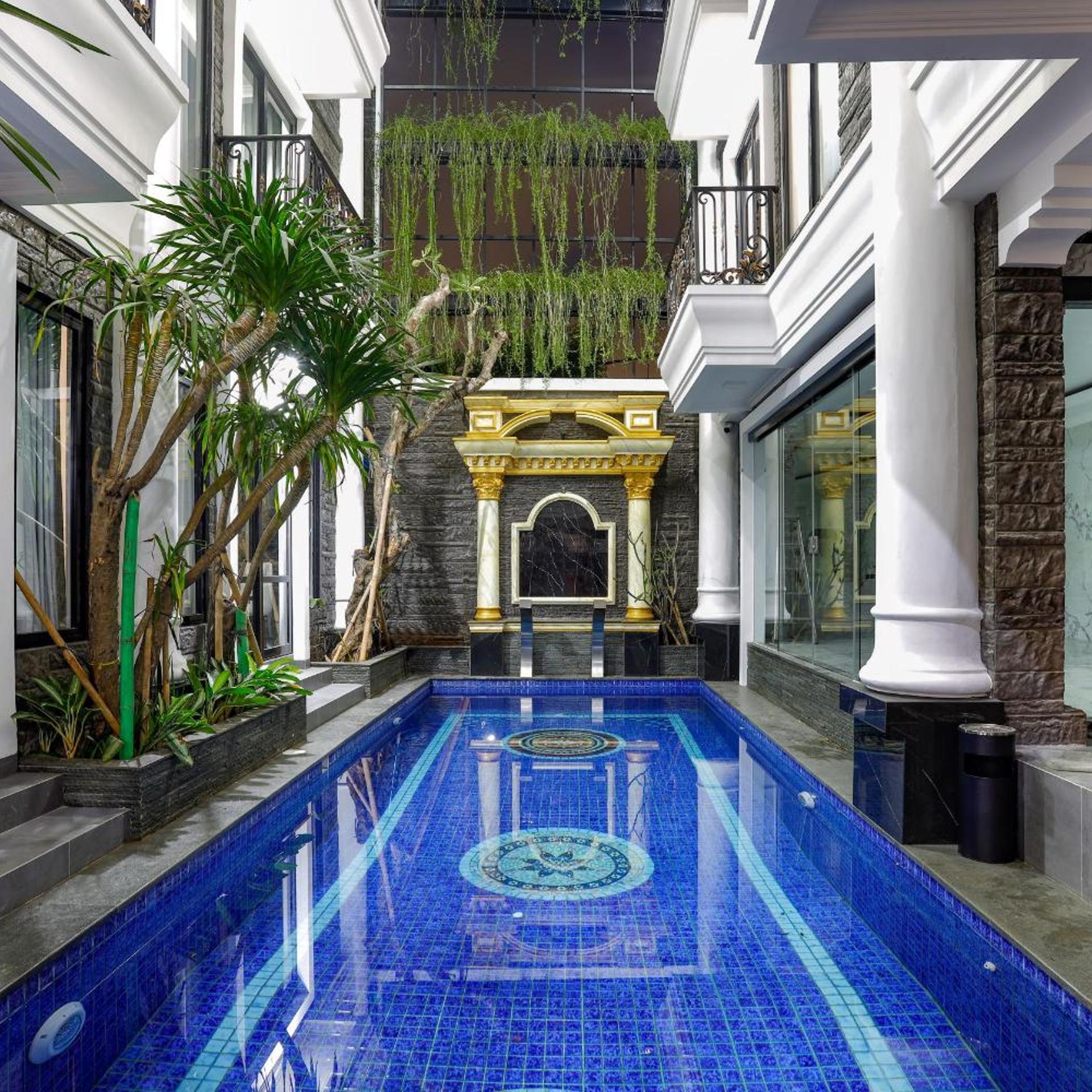S and F Residence 34/36