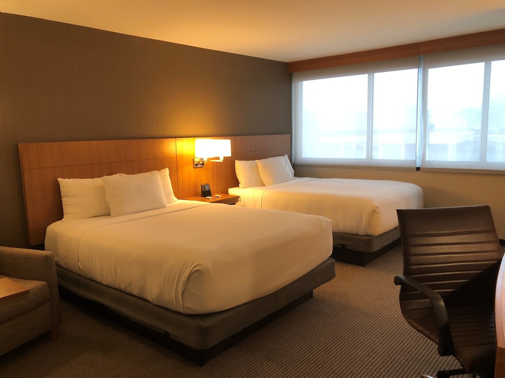 Hyatt Place Chicago O'Hare Airport 8/50