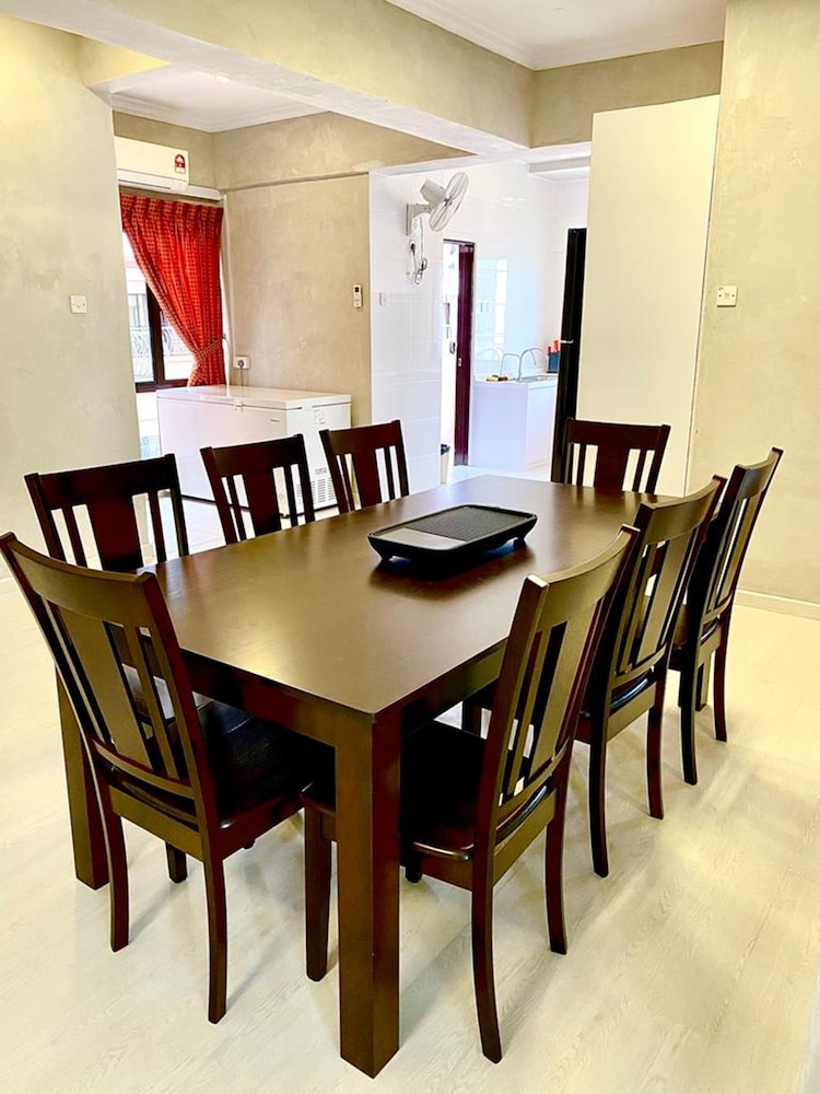 Promenade Service Apartments 64/72