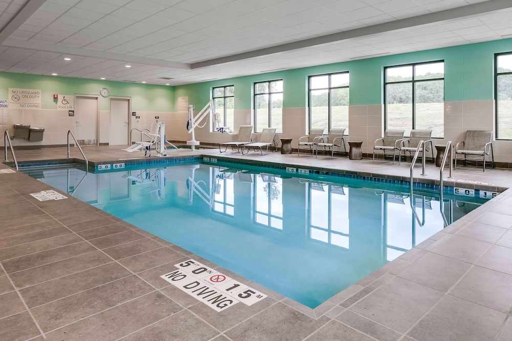 Hampton Inn And Suites Hudson Wi 1/38