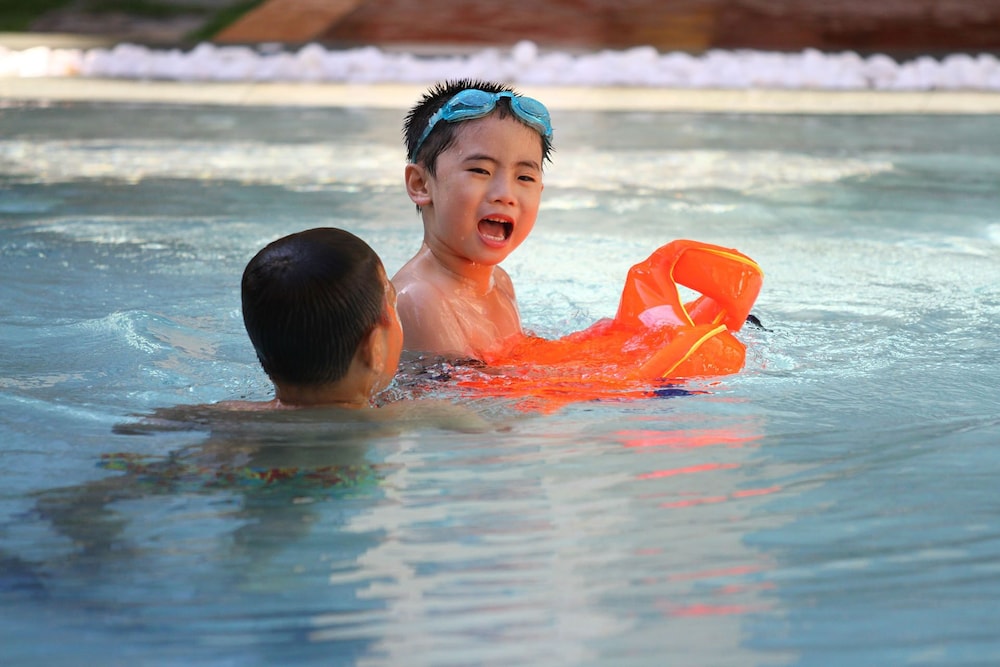 swimming pool spa