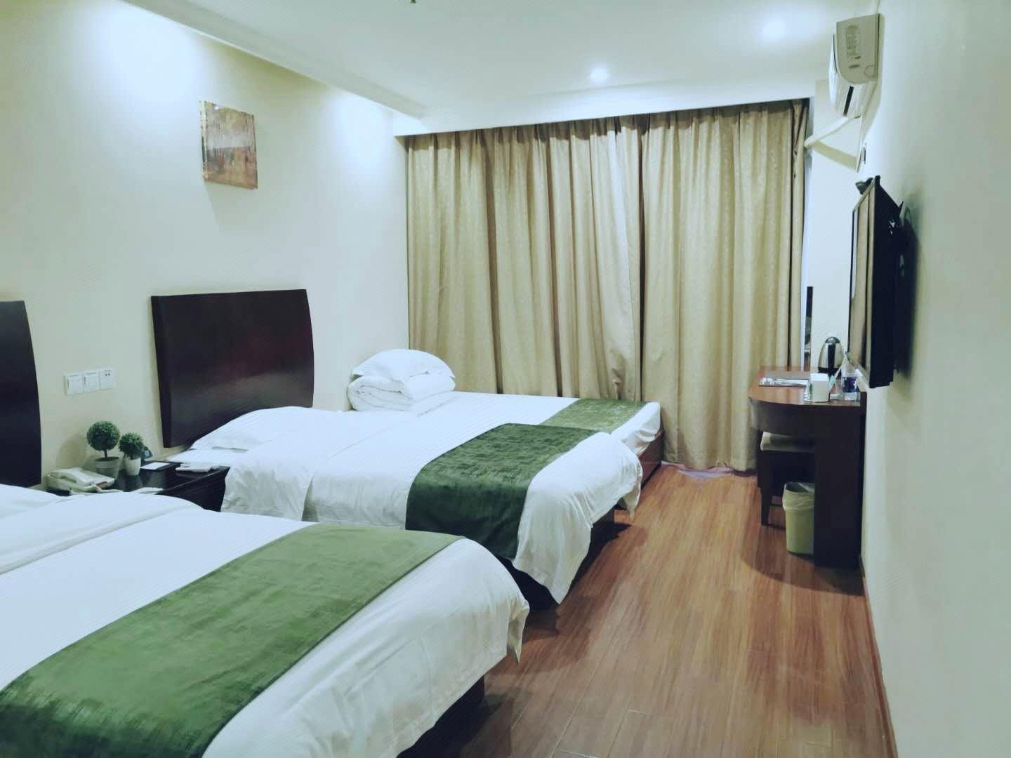ROOM, TRIPLE