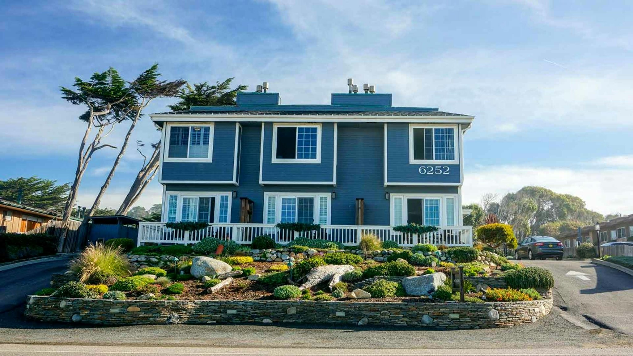 Sand Pebbles Inn 2/34