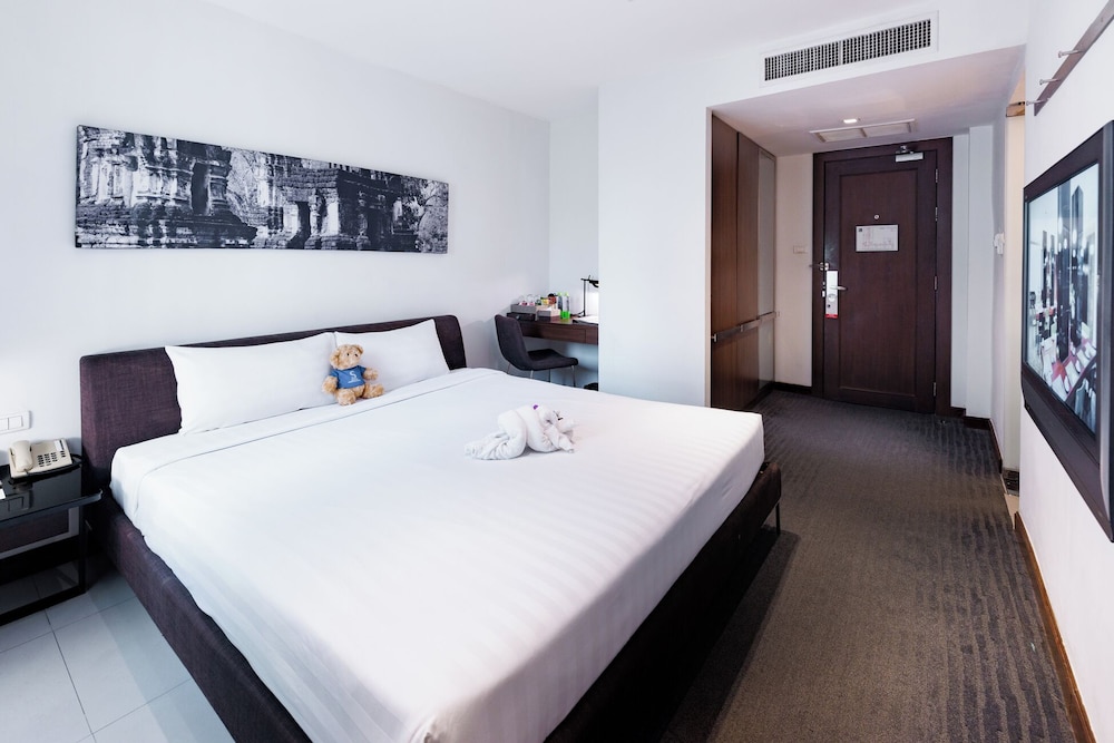 S33 Compact Sukhumvit Hotel 29/78