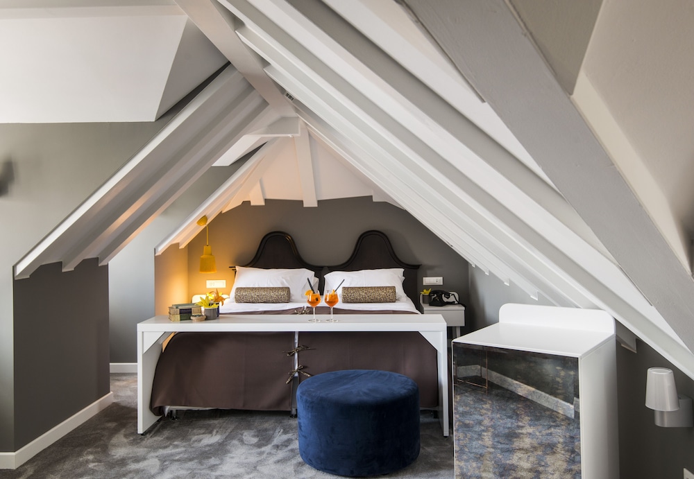 Superior, King Bed, Sea View, Xii Century Heritage Hotel 4/6