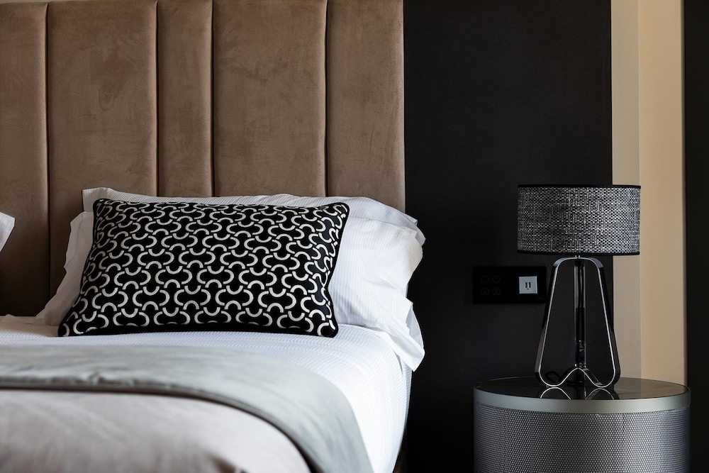 Amadomus Luxury Suites 21/46