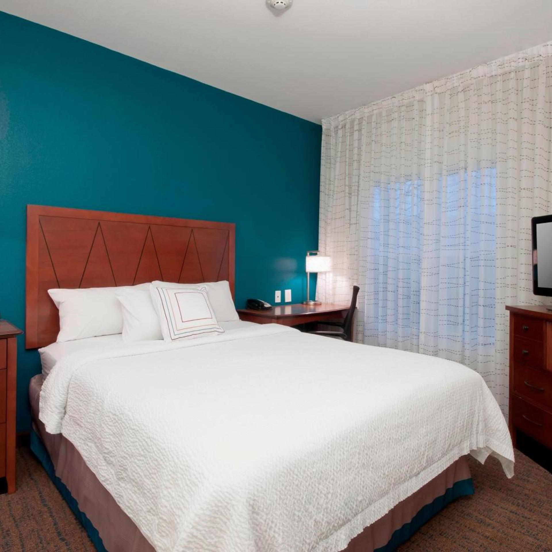 2 Bedrooms, Suite