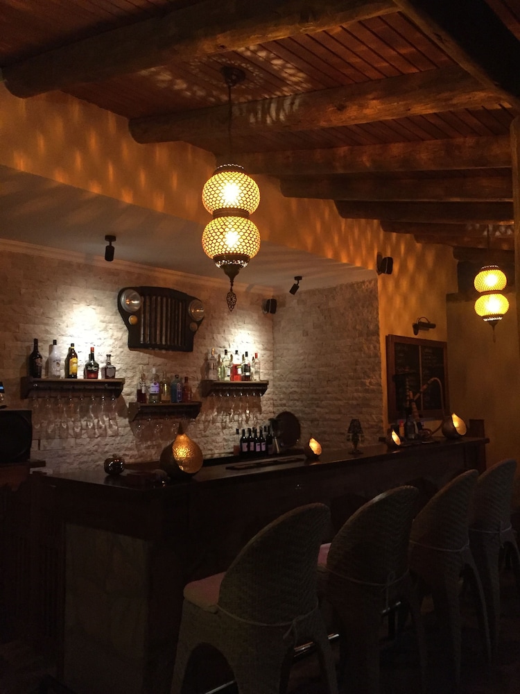 Dardanos Hotel 33/37